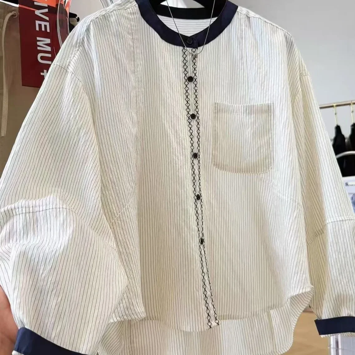 Camicia coreana a maniche lunghe a righe girocollo in colore a contrasto per donna con piccola camicia autunnale di temperamento chic di fascia alta