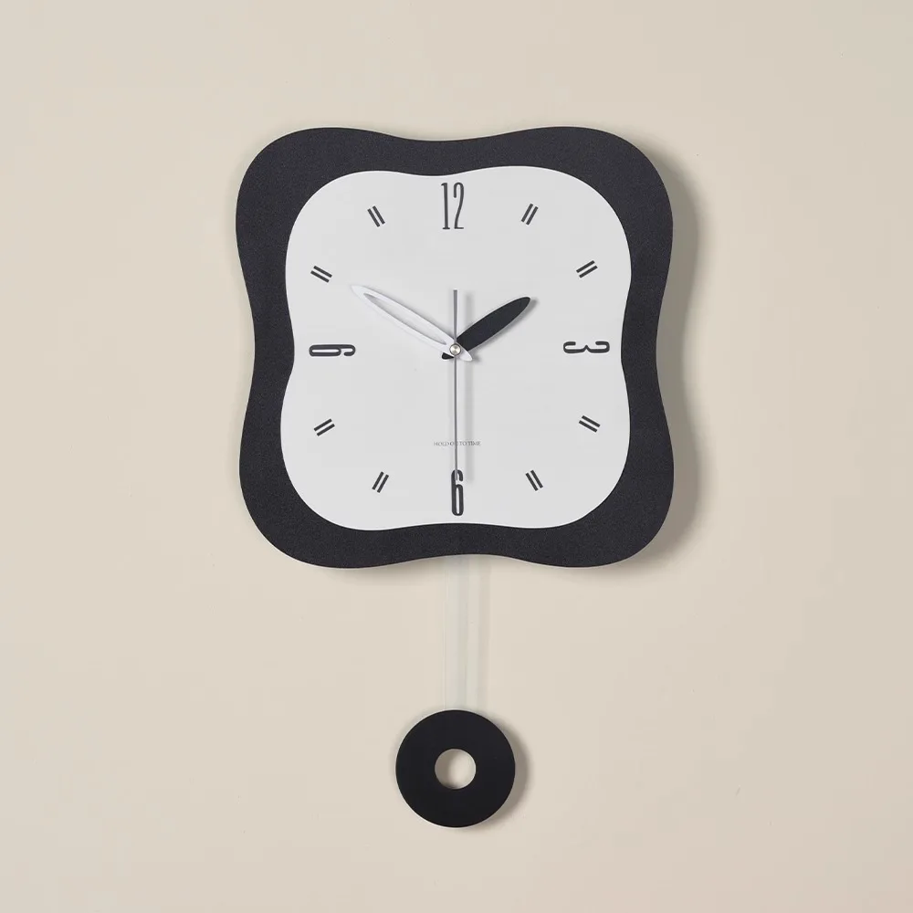 フランス中世のクリーム色の風掛け時計、ゲストレストラン2025年の新しい壁に掛かっている時計、高級寝室時計サイレント