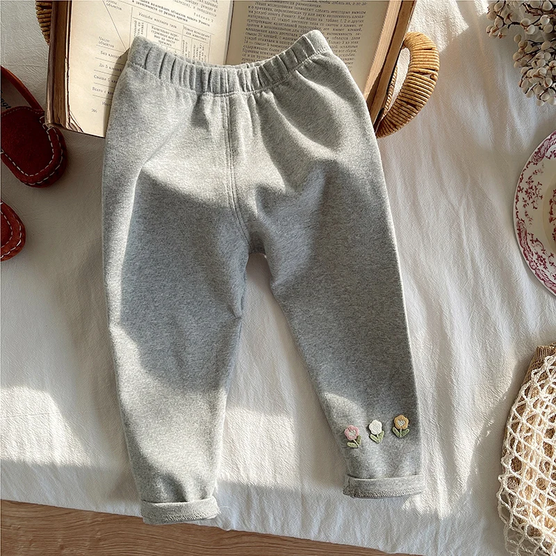 Wiosenno-jesienne, codzienne, elastyczne spodnie dla dziewczynek, z kwiatowym wzorem, uniwersalne długie spodnie dla małych dziewczynek, odzież wierzchnia dla dzieci.