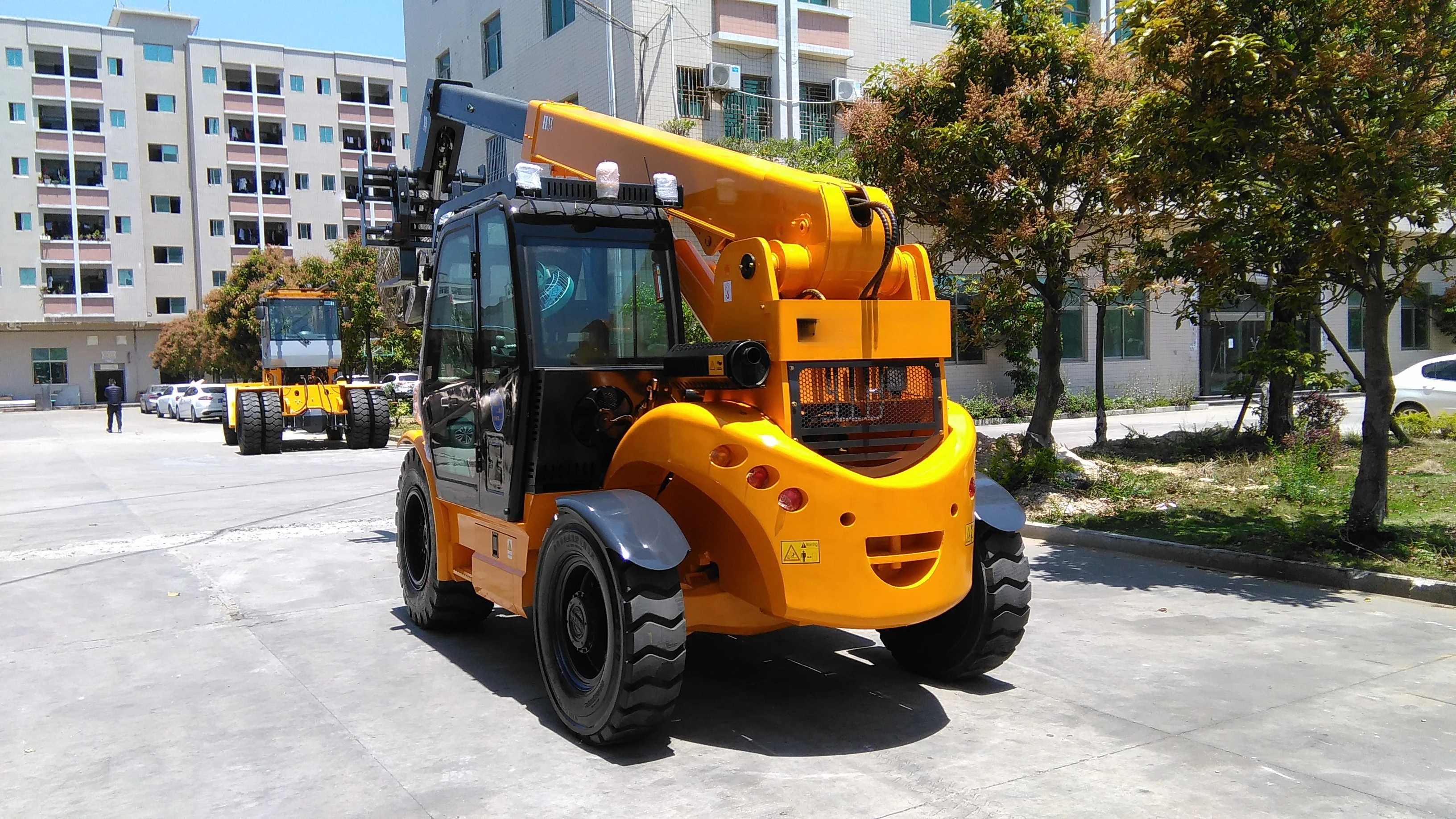 YG 3 Ton 7 Meters Telehandler Diesel Engine Customized Cummins Engine Forklift Telescopic Forklift Mini Engine