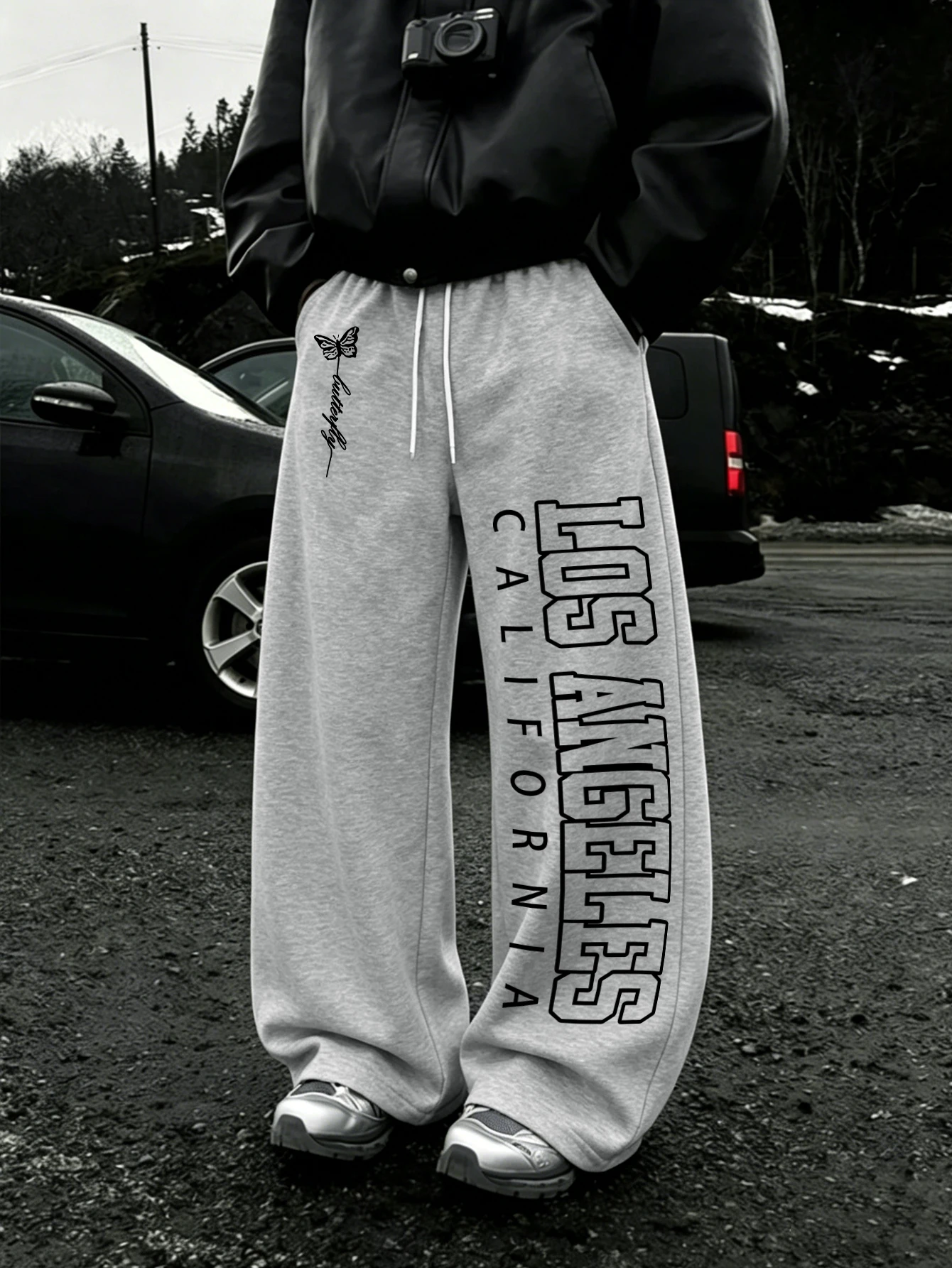 Men Los Angeles California Vertical Letter Butterfly Script Print Wide Leg Joggers, Y2K Vintage Streetwear Drawstring LooseBaggy