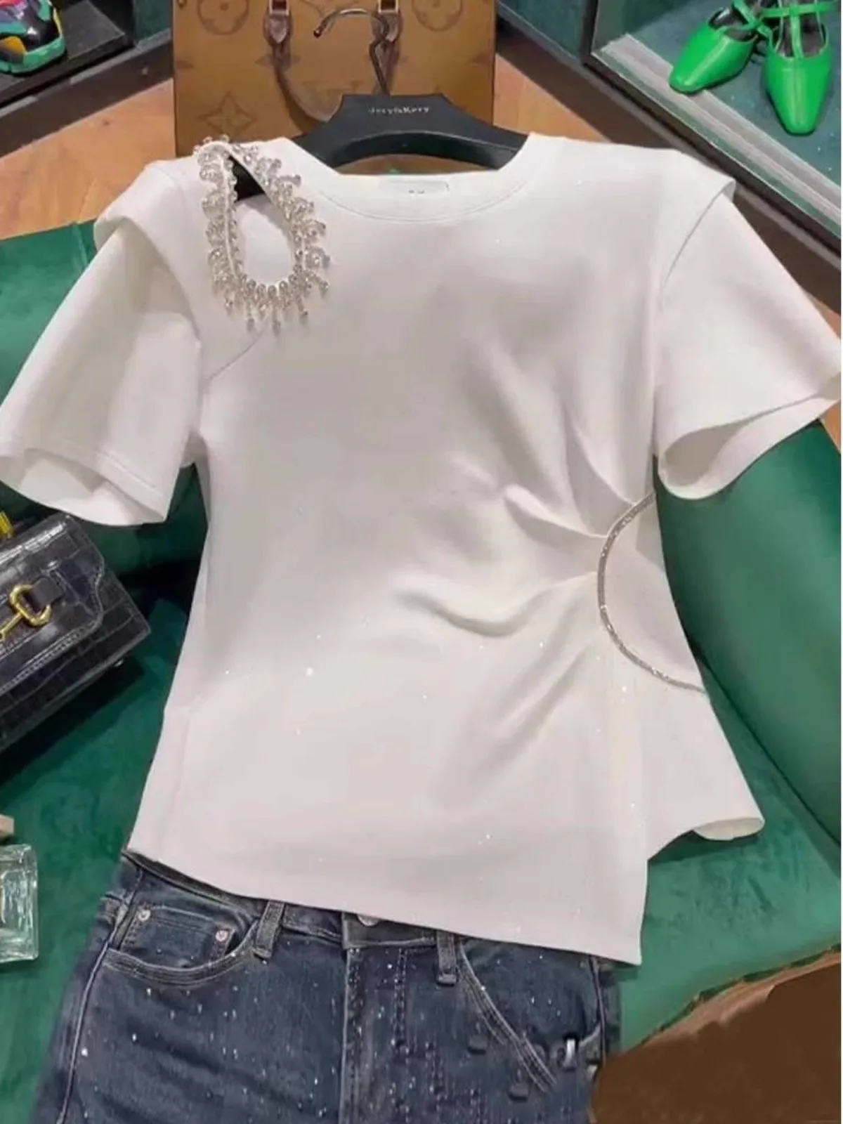 Plus rozmiar wycięcie bez ramiączek nieregularnie damski T-shirt frezowanie wysadzane diamentami Flash Diamond Tees 2024 nowy 150kg Y2k letnie topy