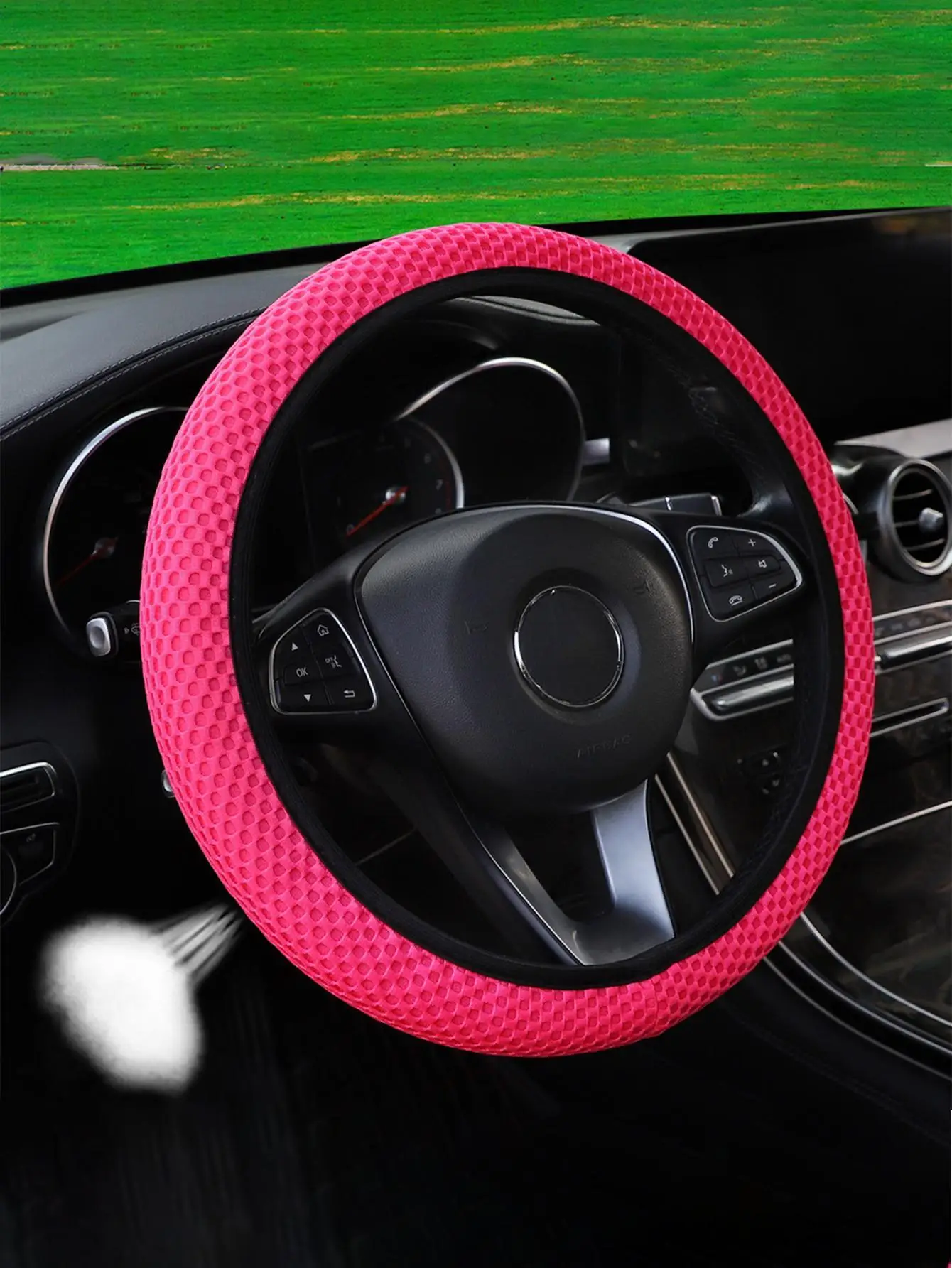 1PC Ice Silk Steering Wheel Cover is Comfortable, Breathable, Anti slip, and Wear Resistant, Suitable for All Models