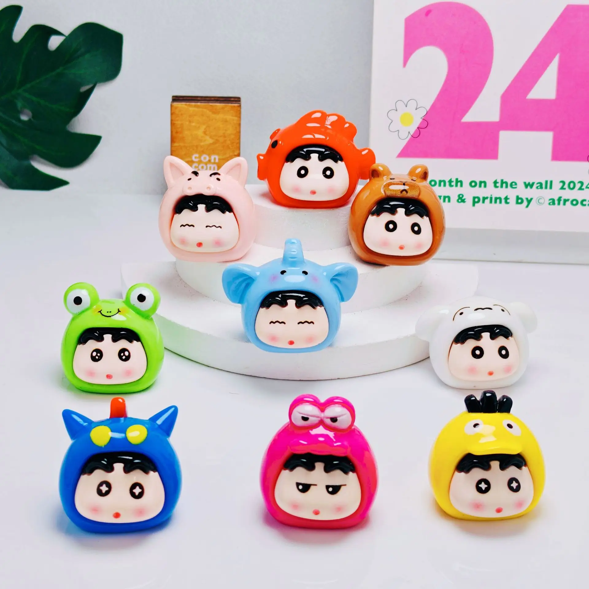 Crayon Shin-chan Animal Little New Resin Toy Desktop Decoration Cute Particle Trendy Plaything Collectible Figurine Accory Toy
