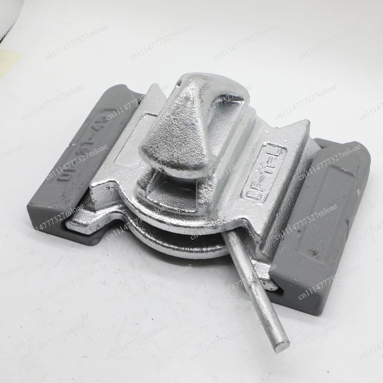 Forged steel 45 degree 55 degree dovetail bottom lock container fastener container bottom lock baseplate