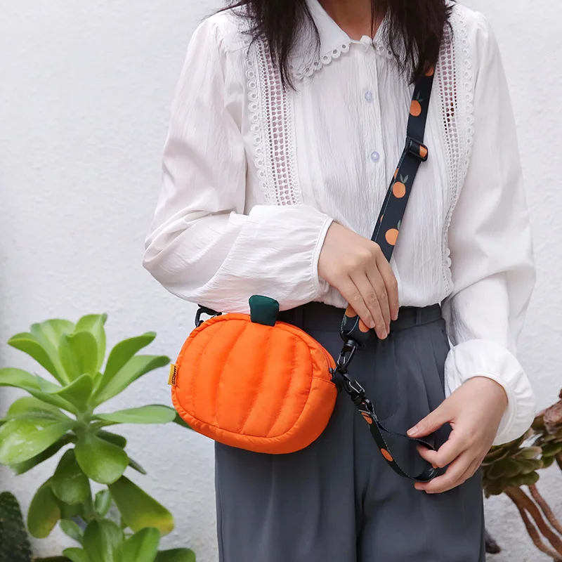

Female cute Pumpkin small crossbody bag women's personalized and creative shoulder bag