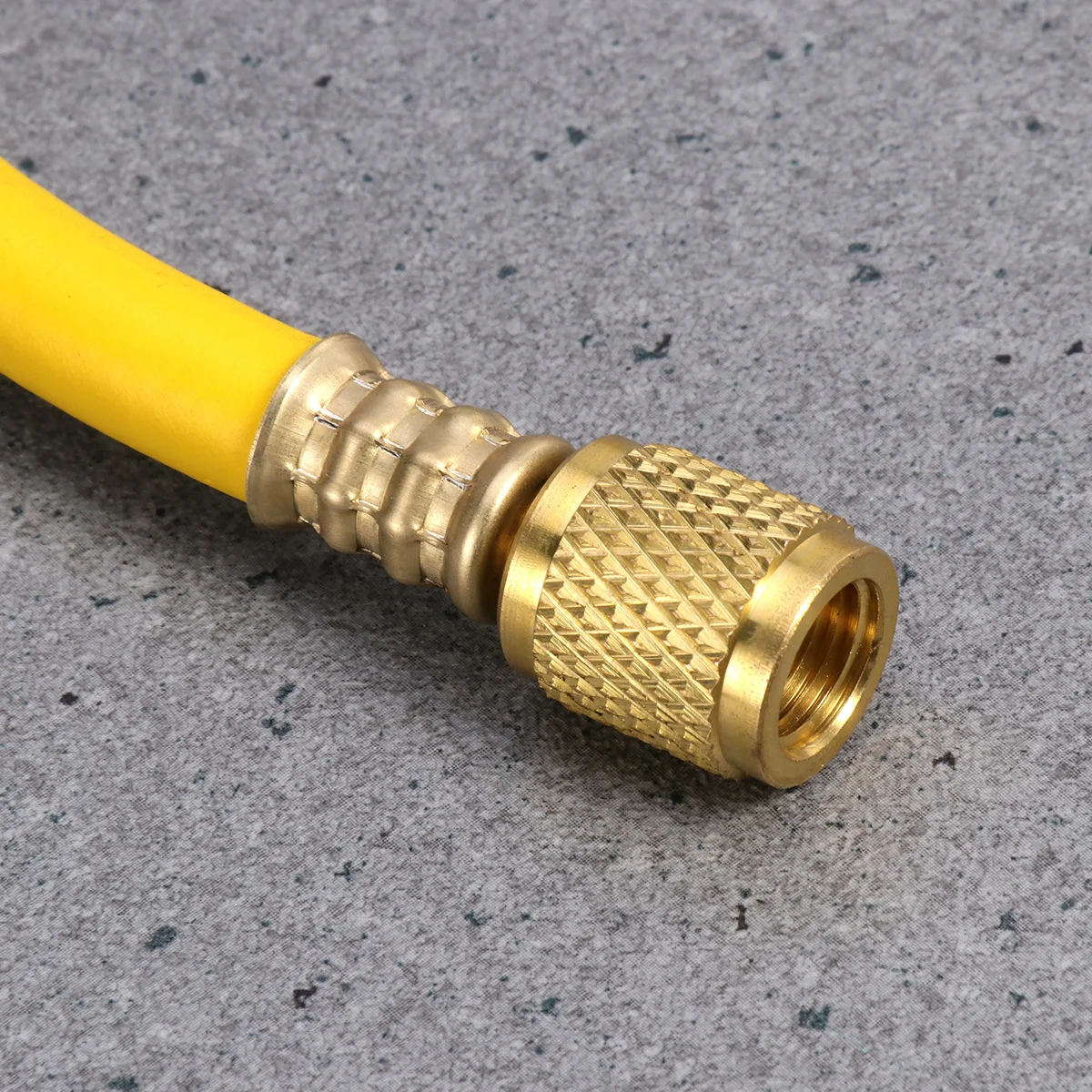 

R134a Refrigerant Charge Hose Durable Strong Construction Side Opener for Auto Car R134a Can Dispensing