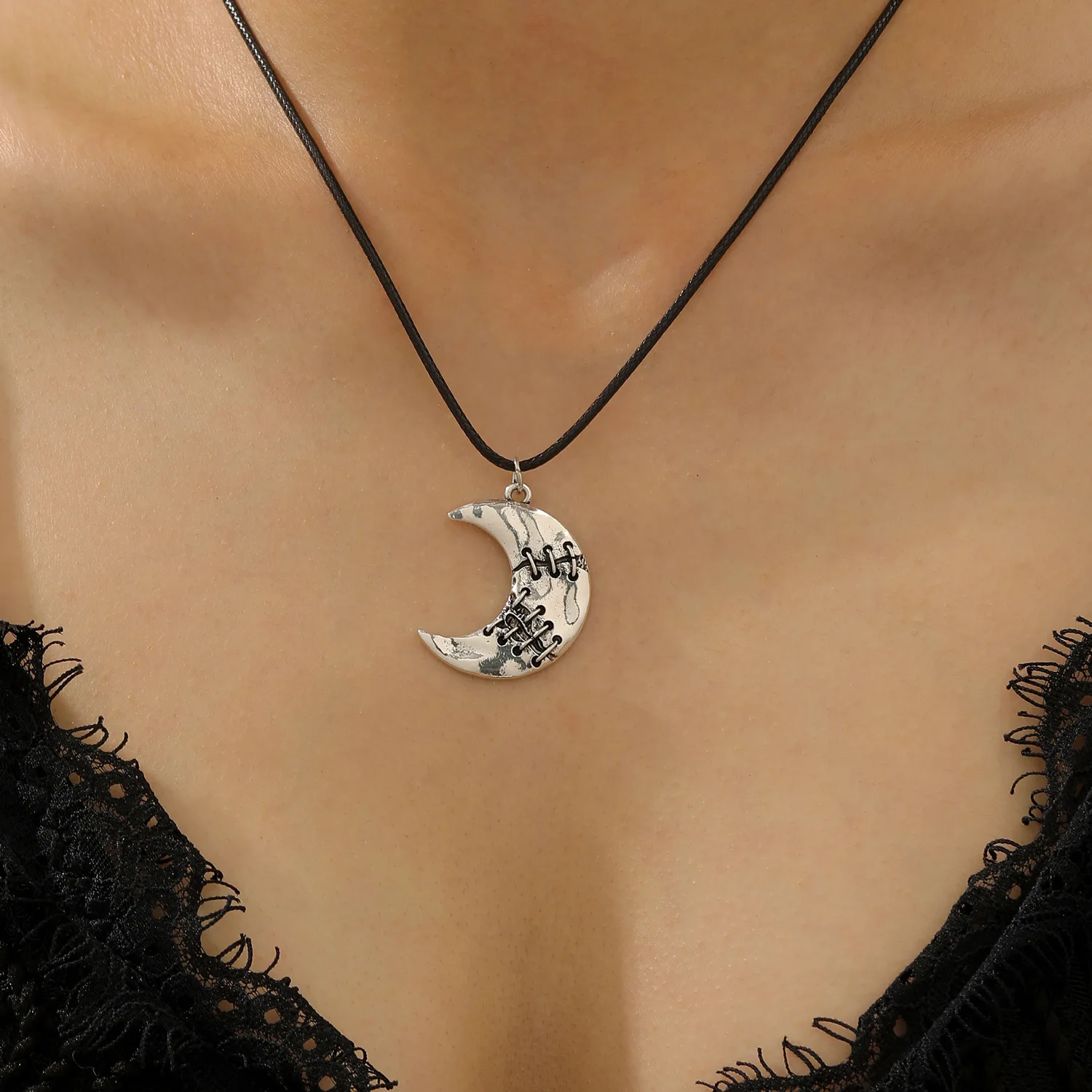 New Unique Halloween Vintage Gothic Stitched Distressed Moon Pendant Necklace For Women Festival Versatile Jewelry Accessory