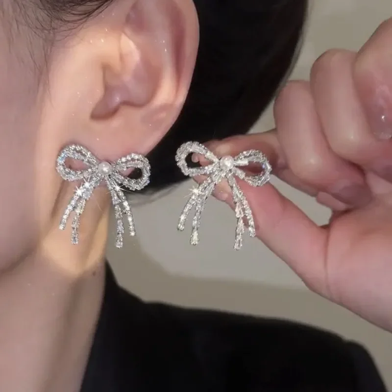 coreano-elegante-cristal-borboleta-brincos-para-mulheres-luz-luxo-brilhante-zircao-arco-flor-brinco-festa-estetica-joias