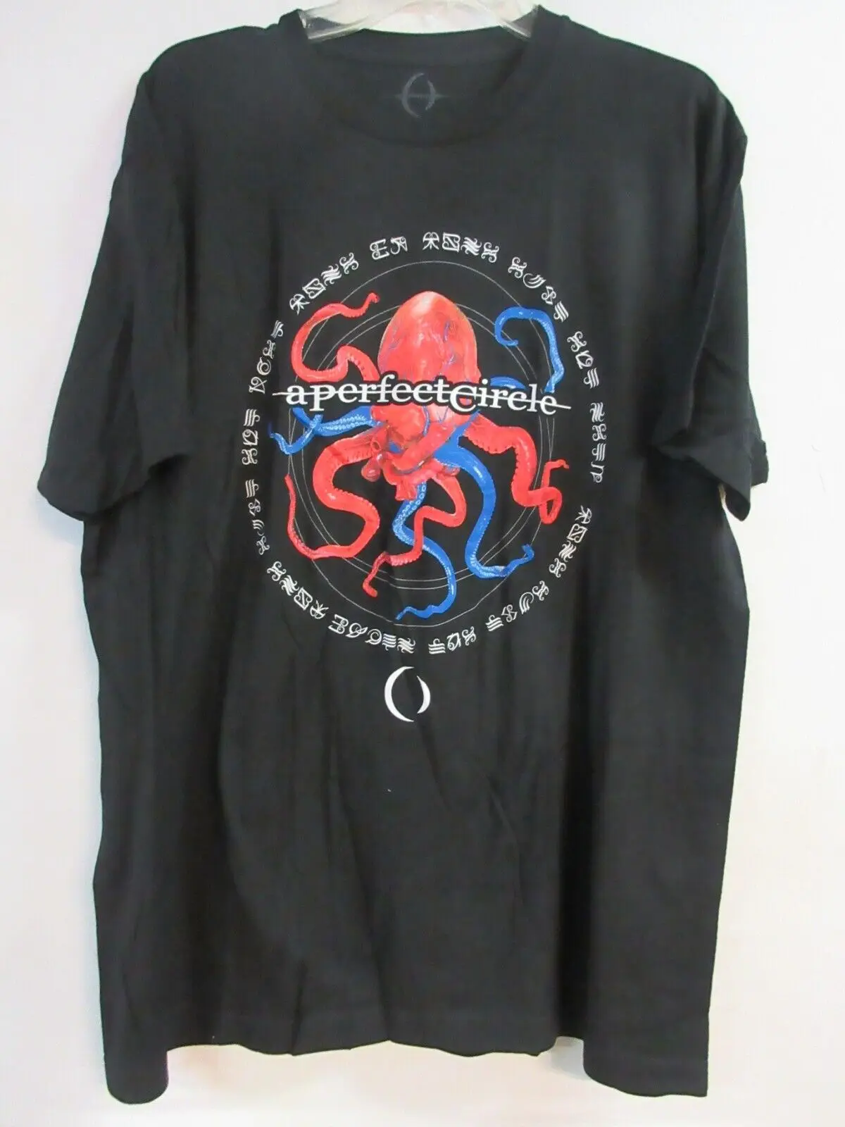 

A PERFECT CIRCLE OFFICIAL OCTOHEART BAND CONCERT MUSIC T-SHIRT EXTRA LARGE