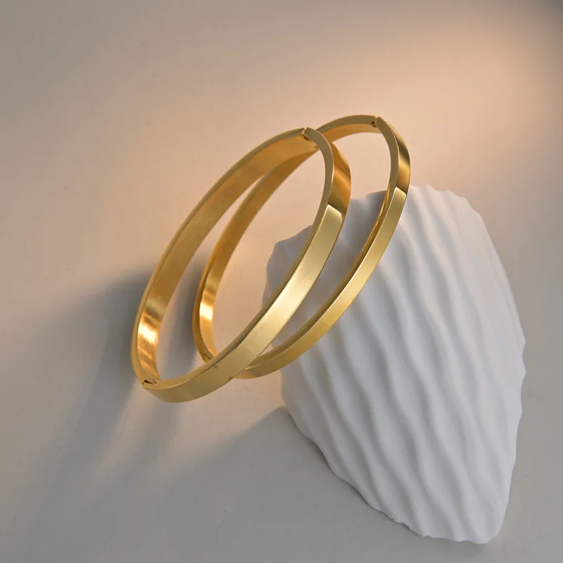 

European and American Simple Smooth Buckle Bracelet Minimalist Style Classic Gold-Plated Couple Stainless Steel Bracelet