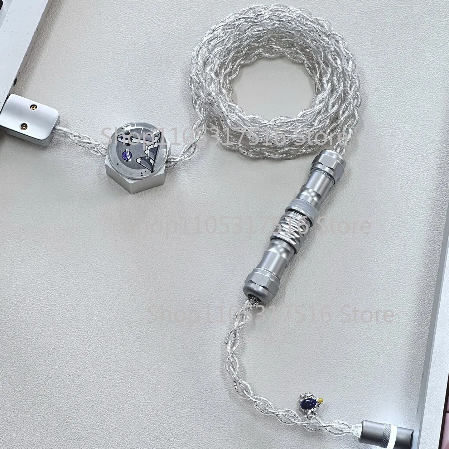 

Astronaut 1.7m single crystal copper four-strand aviation connector cable C port LED 8K magnetic shaft keyboard cable RD30