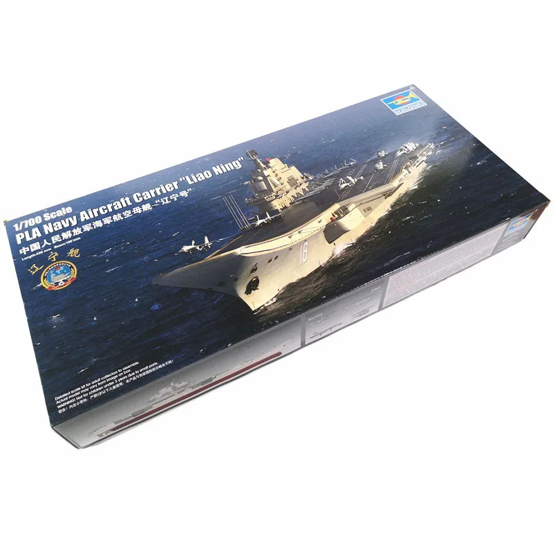 

Trumpeter 1/700 Китайский авианосчик Люонинг Советский Союз Варианский военный корабль Пластиковая сборная модель лодки Игрушка