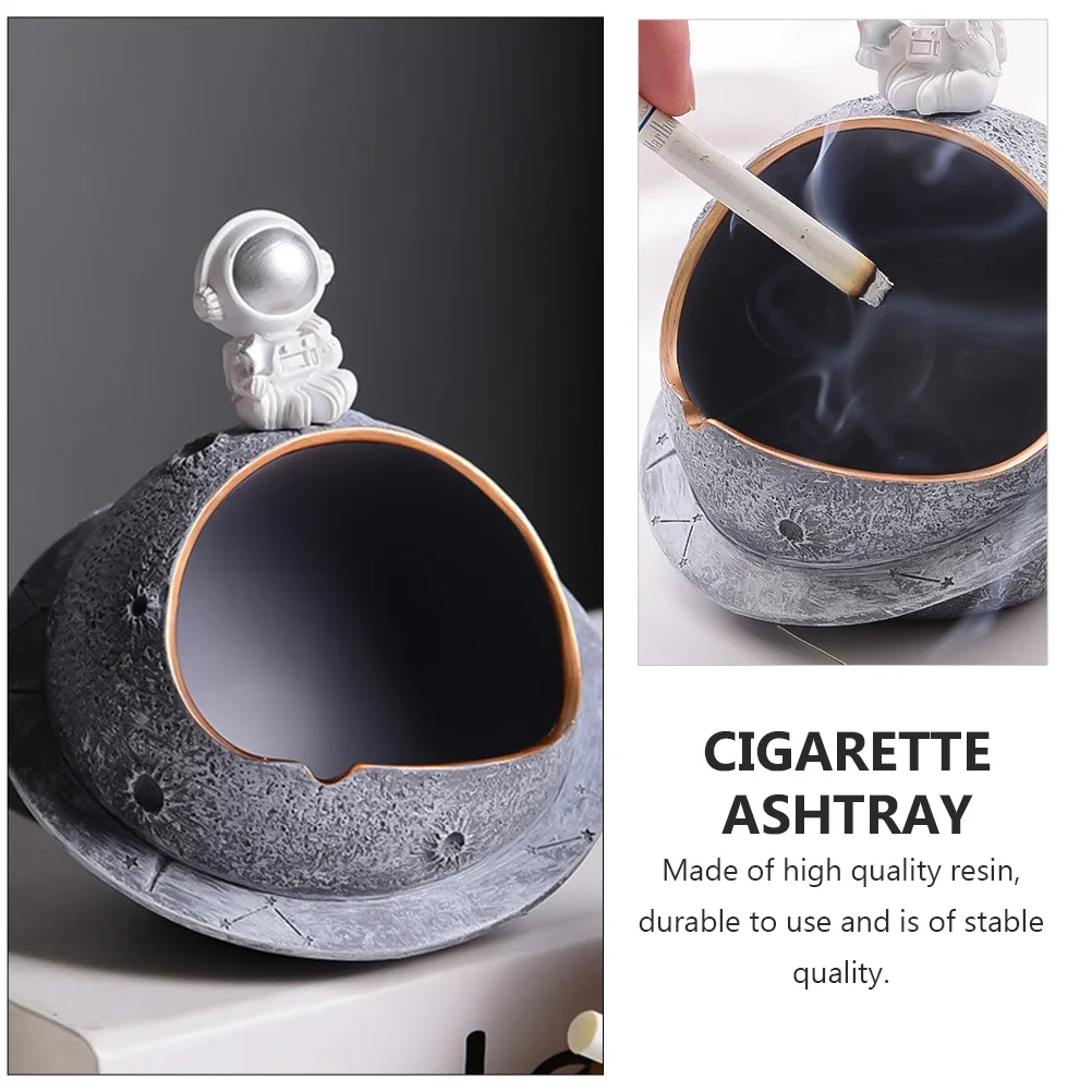 

1pc Creative Astronaut Resin Cigarette Holder Waterproof Space Cigar Ash Container Design Office Bedroom Decor Gift for Men