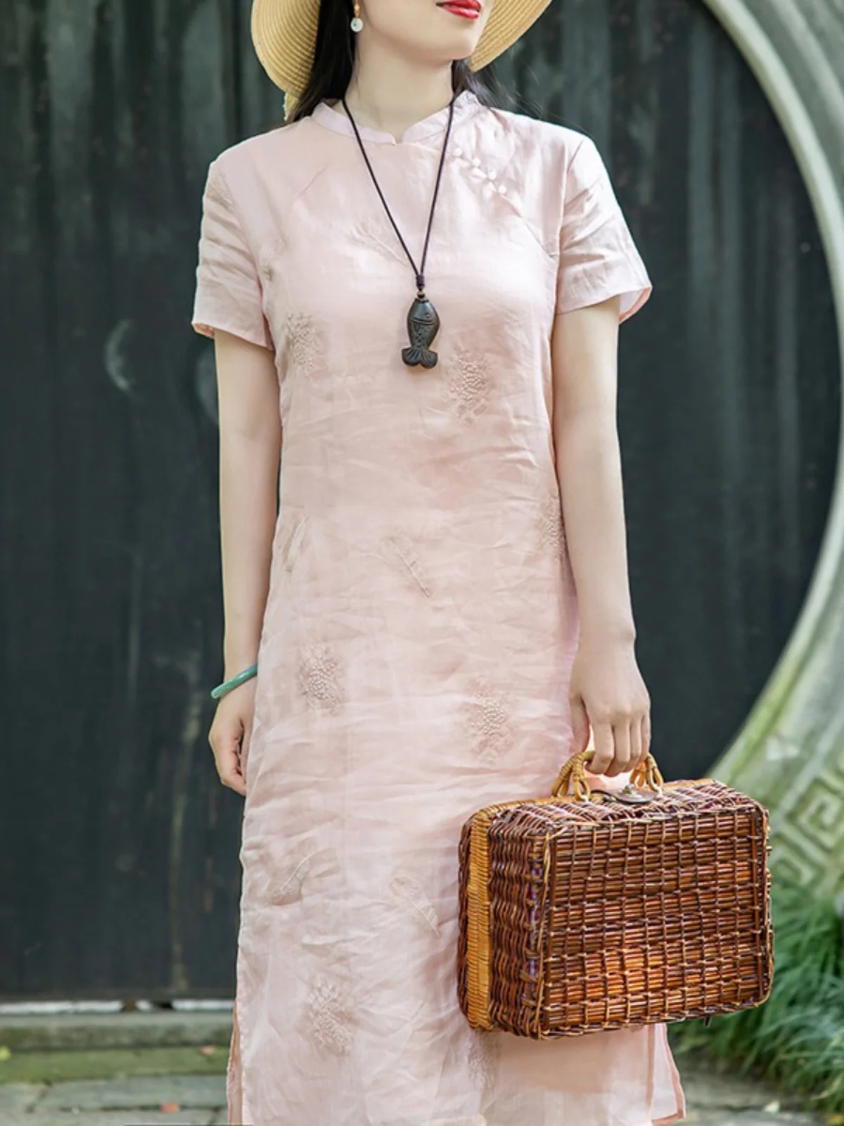 

Retro National Sle Pure Color Embroidery Dr Large Size Women's Faion Text Mage Oblique Collar Standup Split Cheongs...