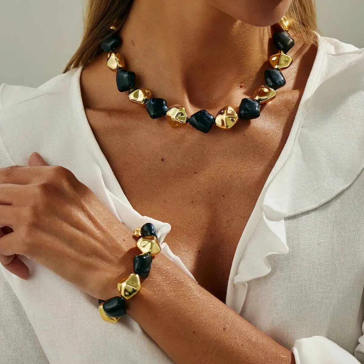 Salircon Boho Hars Acryl Metaal Kralen Kettingen Armbanden Set voor Vrouwen Vintage Elegante Sleutelbeen Choker Party Sieraden Geschenken