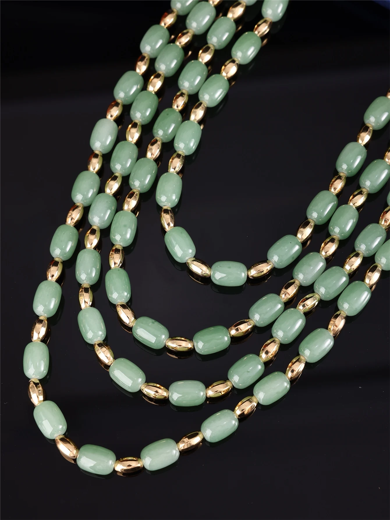 Marokkanische mehrschichtige Perlenkette, Vintage-Halskette mit hohlem quadratischem Anhänger, grüner Stein-Halskette für Damen, Hochzeits-Caftan-Schmuck – Detail 4