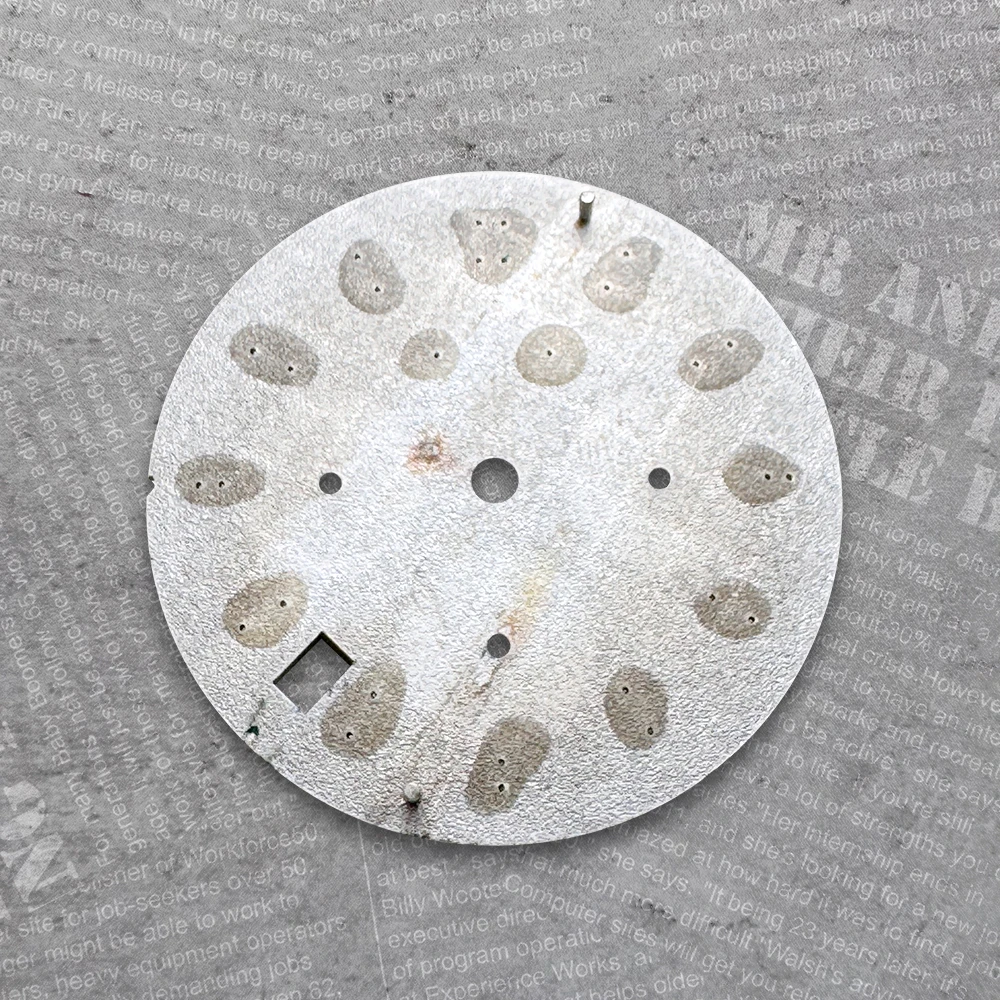 Рисунок 5 - Циферблат с логотипом из дуба S 31