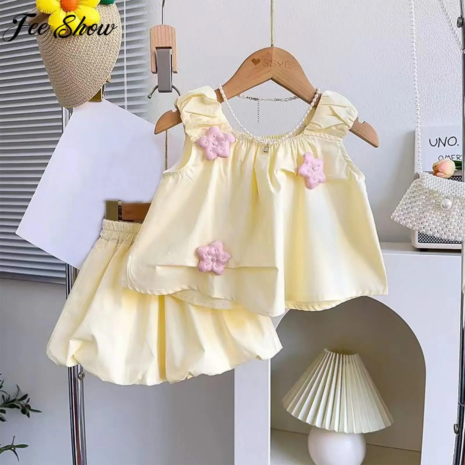 

Kids Girls Summer Fashion Casual Sweet Outfit Sleeveless Applique Tops with Shorts Daily School Holiday Birthday Party Costume