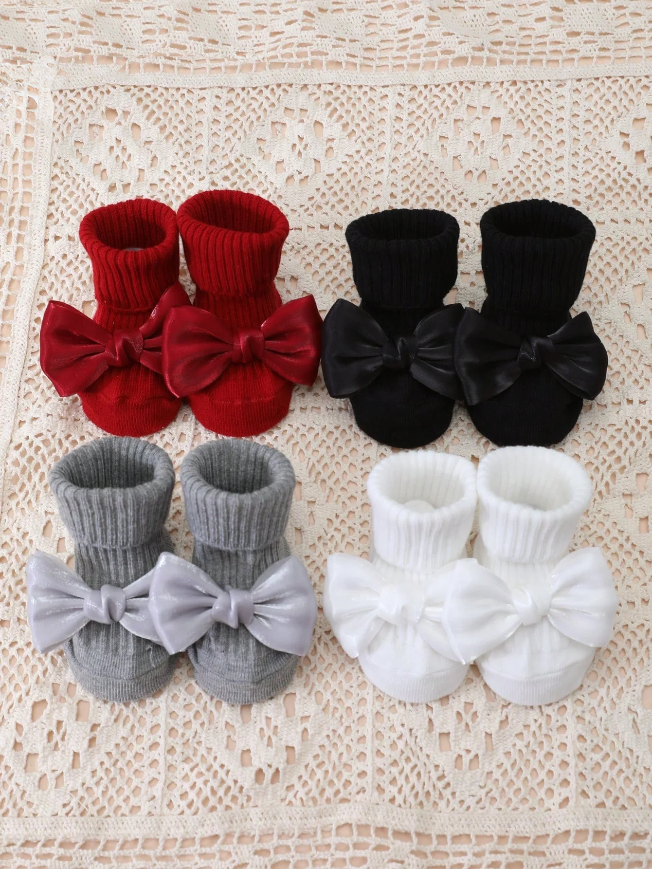 4 Pairs of Baby Girls' Bow-Shaped Decorations Cotton Ankle Socks Suitable for Indoor Floor Wear When Babies Are Learning to Walk