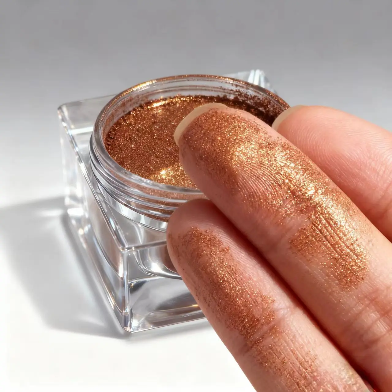 جليتر تفتيح، جليتر عالي اللمعان للجسم، جليتر للعين، مناسب للنساء، مستلزمات العطلات
