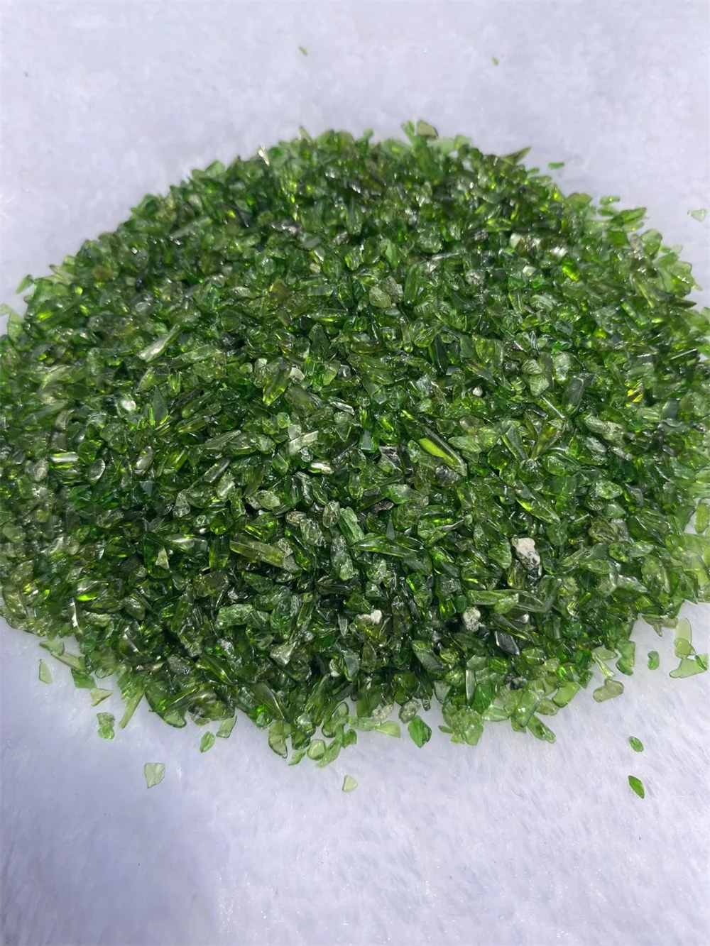 100g Wholesale Natural Gravel Shape Diopside  Green Ston  Healing Stones For Decoration