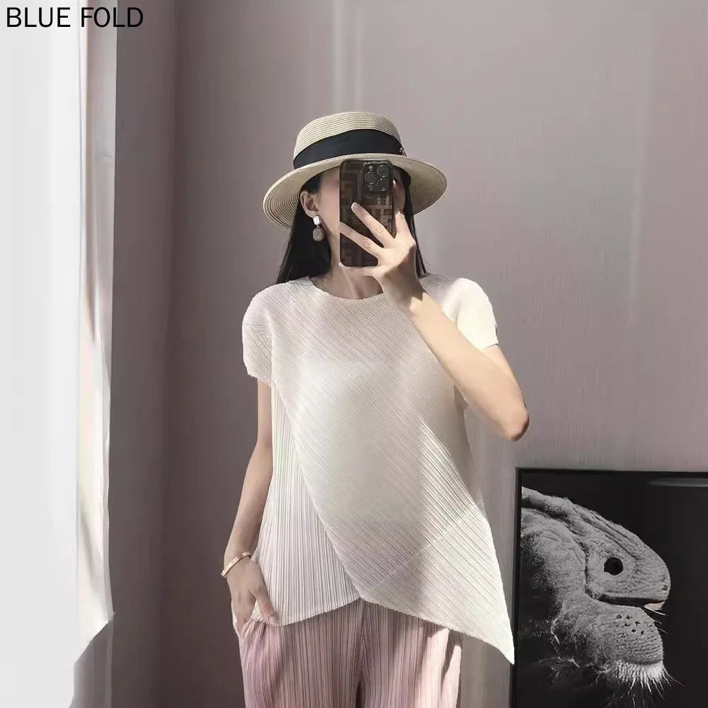 

Miyake Pleated Tops Irregular Folded T-shirts Slit Short-sleeved Tops for Women Round Neck Slim Fashion Versatile Niche Tees