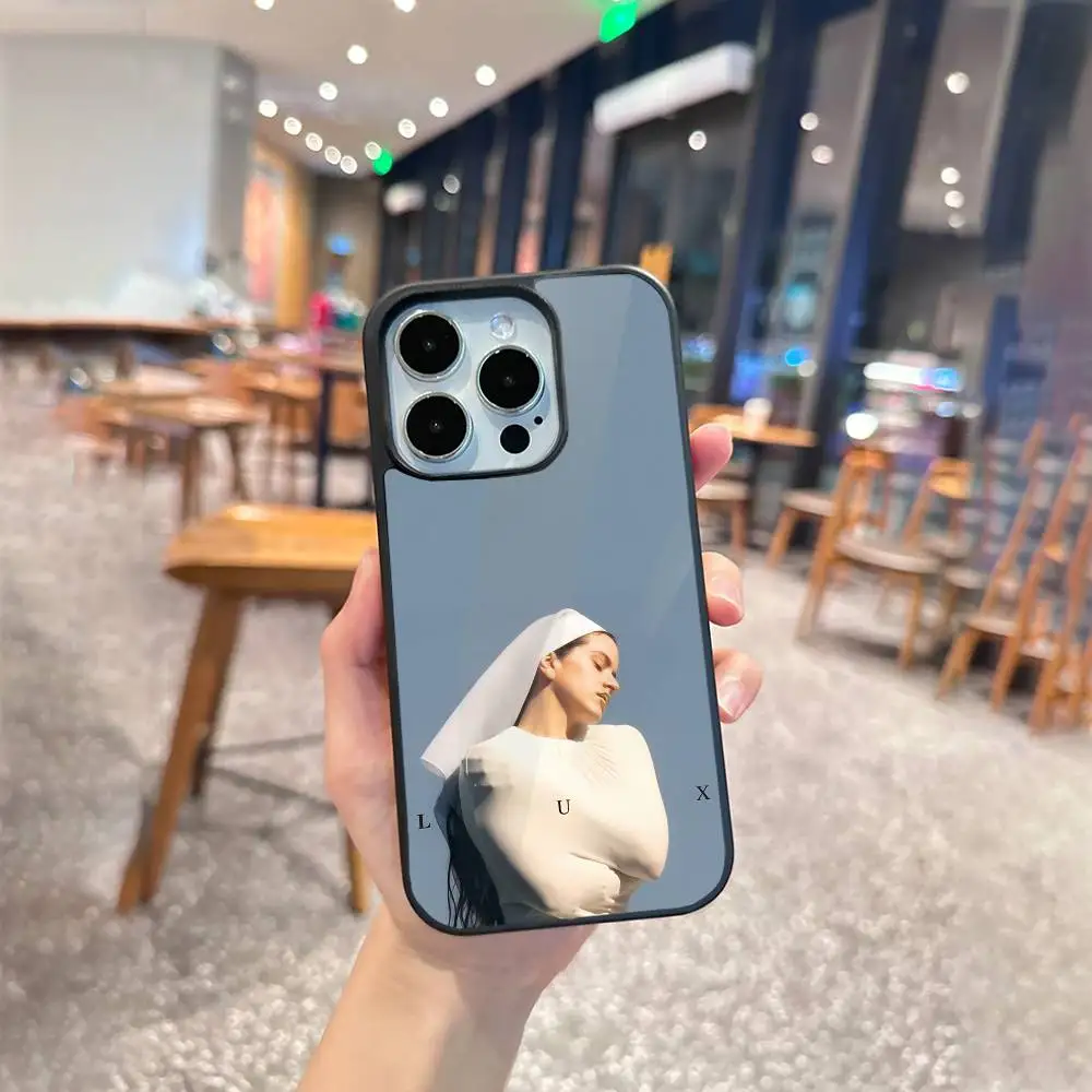 Spanische Sängerin R-Rosalia Handyhülle für iPhone 17,16,15,14,13, Pro, Max, Plus, magnetisch für Magsafe Wireless Charging