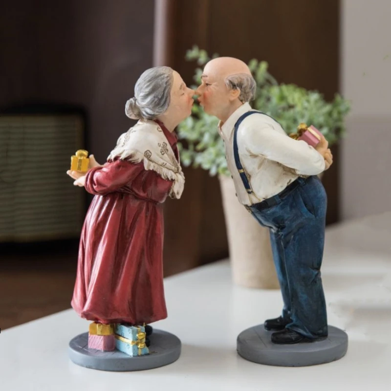 Resin Handicraft Artificial Figure Sculpture Old Couple Old Man Couple Wedding Anniversary Decorative Figurines Home Decoration