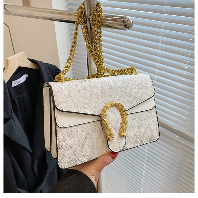 Vintage Pattern Shoulder Girls Bag New Snake Underarm Women\'s Bag Fashion Chain Crossbody Women\'s Bag Metal Decoration PU Materi