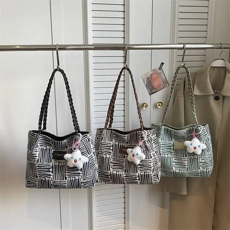 

Niche Design Women's Shoulder Bag 2026 New Trend Light Luxury Versatile Crossbody Bag High-End Texture Ladies Bag