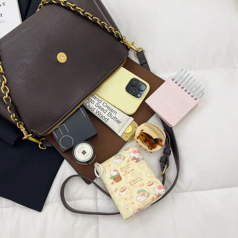 حقيبة يد نسائية متطورة من القماش المخملي مظهر فاخر مع حزام قابل للفصل مثالي للمناسبات الرسمية والسهرات #6