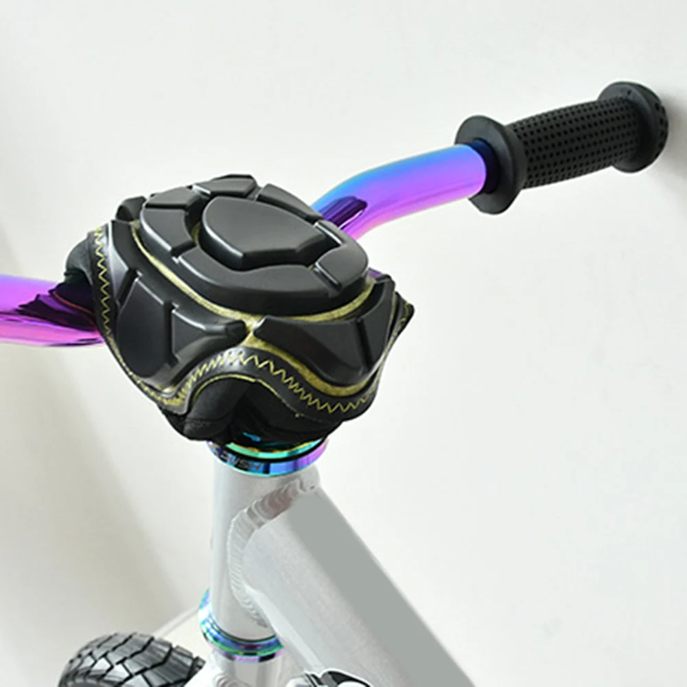 

Защитный чехол на руль для самокатов и беговелов, регулируемый, для безопасности и комфорта при катании на велосипеде