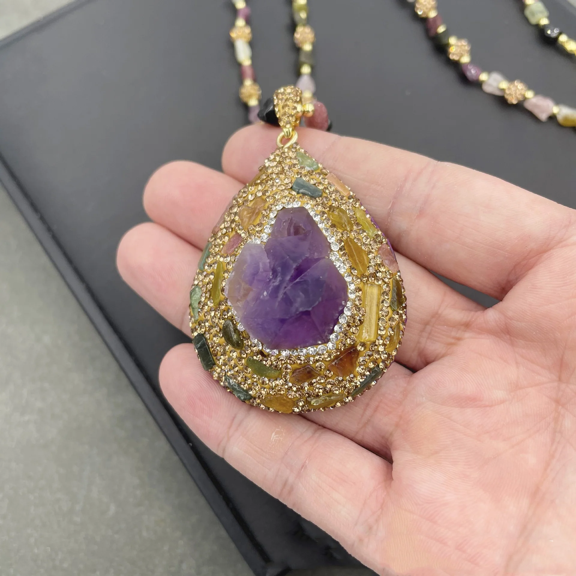 MVN062   Medieval Style Natural Raw Amethyst Rough Stone Inlaid Tourmaline Necklace Fashionable Personalized Sweater Chain