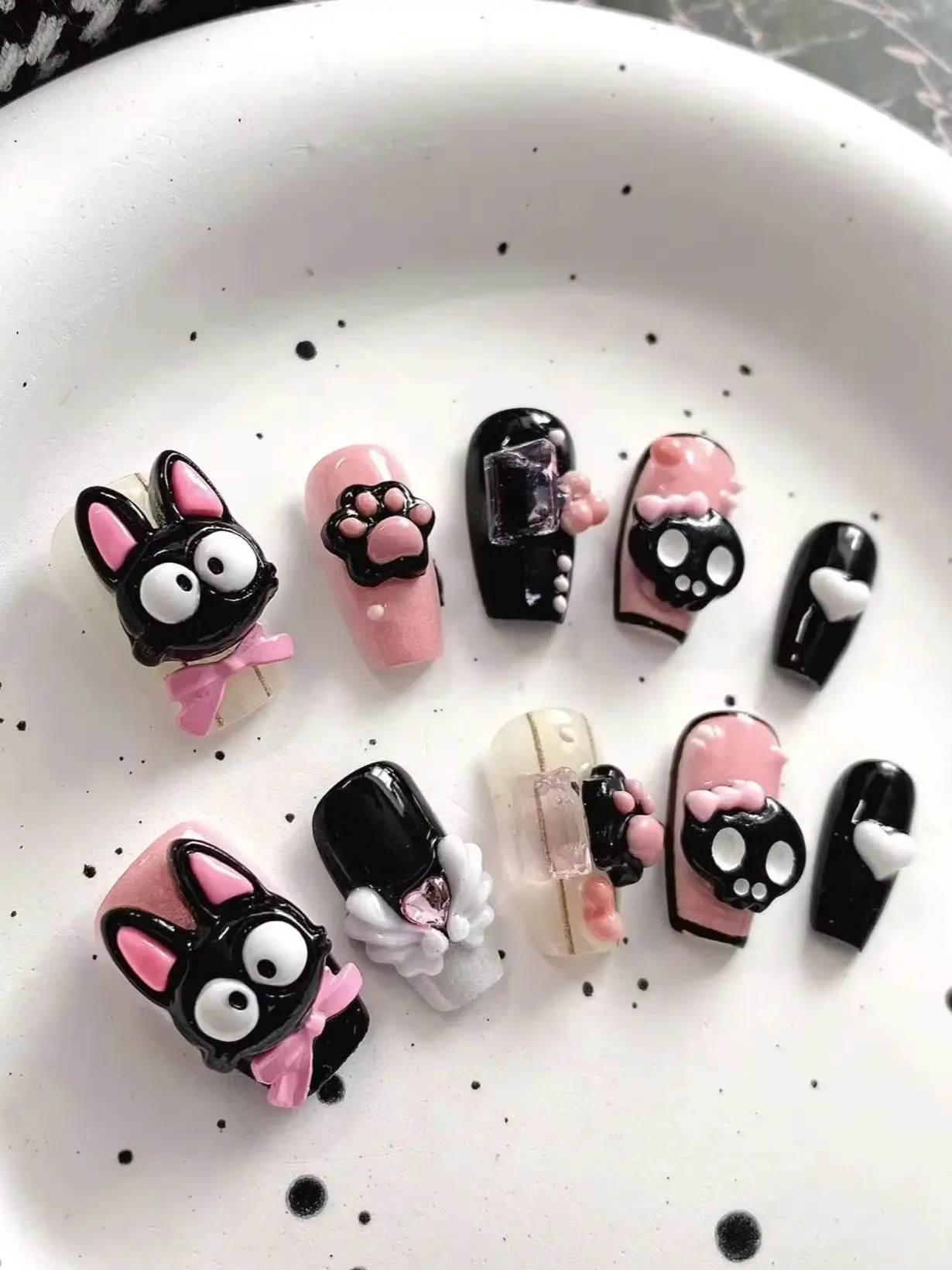 10 Pieces of Black Pink Cat Paw Skull Cartoon Handmade Fake Nails, Featuring a Cute and Cool Cartoon Style, Suitable for Jk Outfits, Everyday Campus Wear, Comic Conventions, Dates, Sweet and Cool Y2K Outfits, and Cartoon-Themed Accessories