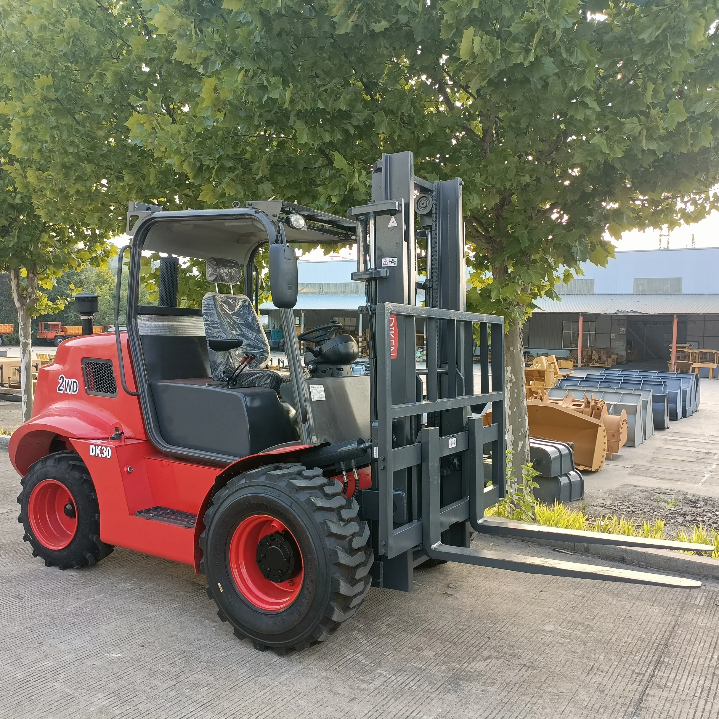 2WD 4X2 3000kg /3.0 Ton All Terrain Off Road Forklift Truck