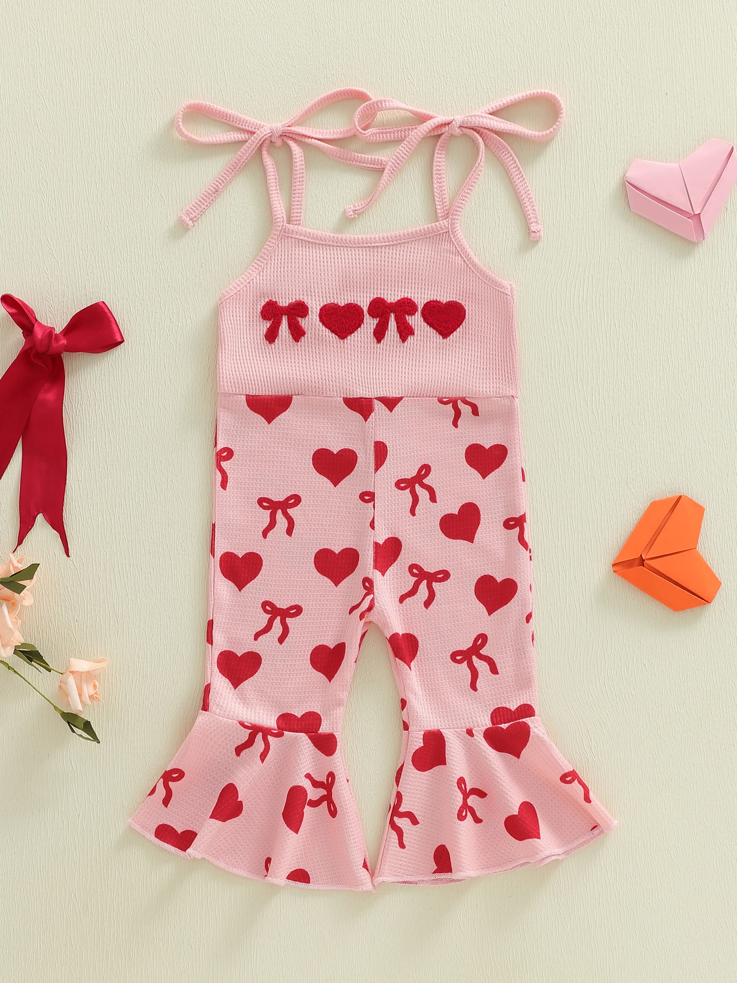 

Очаровательный комбинезон с рюшами на рукавах и цветочным принтом для маленьких девочек, расклешенные брюки с галстуком-бабочкой и сердечками