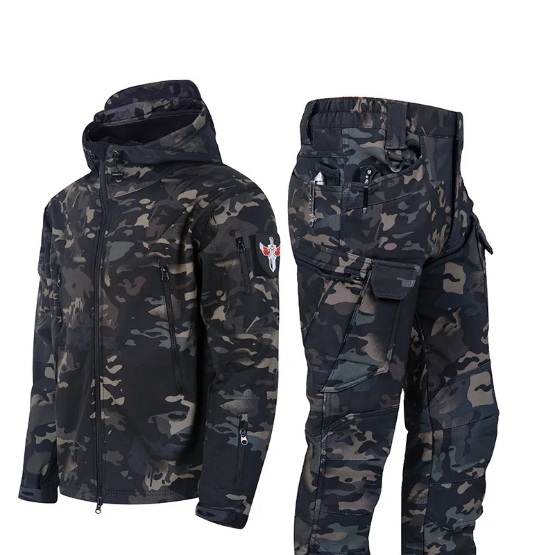 Nuevo traje de camuflaje grueso de invierno para hombre, conjunto de entrenamiento táctico impermeable, chaqueta con capucha multibolsillo, pantalones de lana para caza al aire libre, 2 piezas