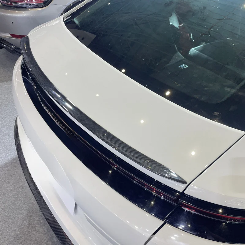 Hot Selling Lightweight Genuine Dry Carbon Fiber Trunk Spoiler UV Treated For Panamera 976 2024-2026