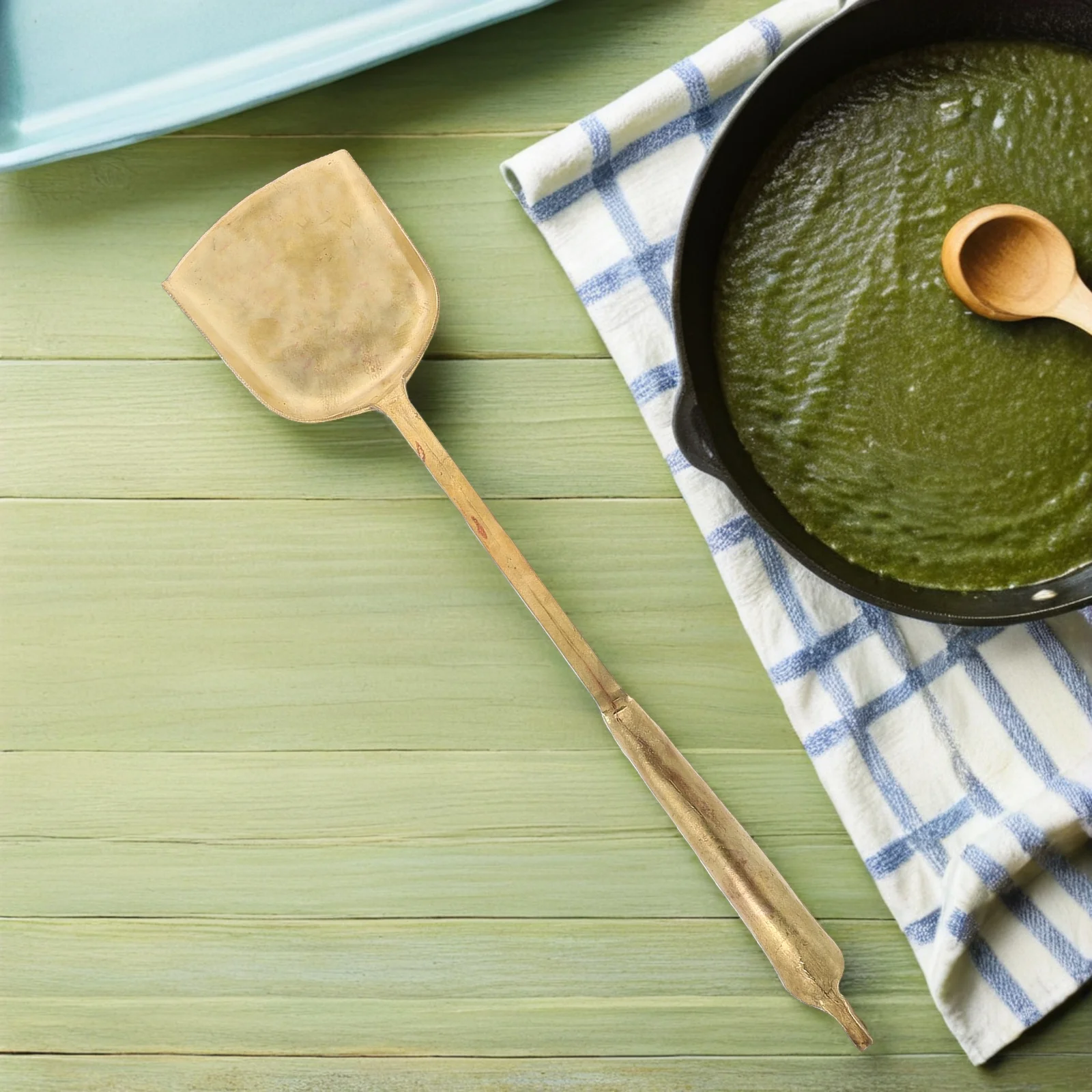 

Vintage Brass Wok Spatula Long Handle Turner Kitchen Utensil Stir Fry Serving Cooking Tool Retro 1980s Design Kitchen Spatula