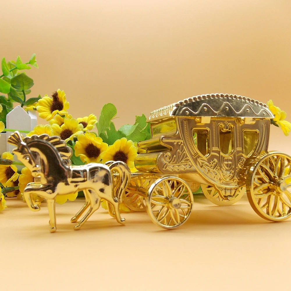 European Royal Carriage Candy Box Creative Wedding Gift Plastic Storage Boxes Cinderella Carriage Box Party Decor Souvenirs B001