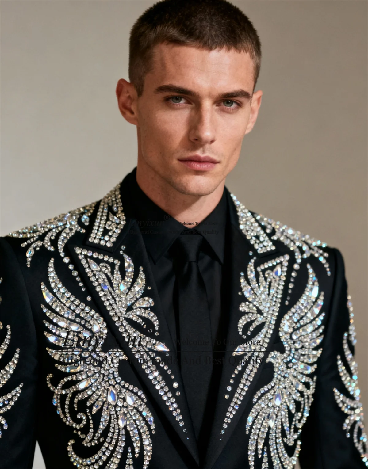 

Luxury Metal Embellished Men Suits 2 Pieces Sets Male Party Prom Blazers Customized Peaked Lapel Groom Tuxedos Ropa Hombre