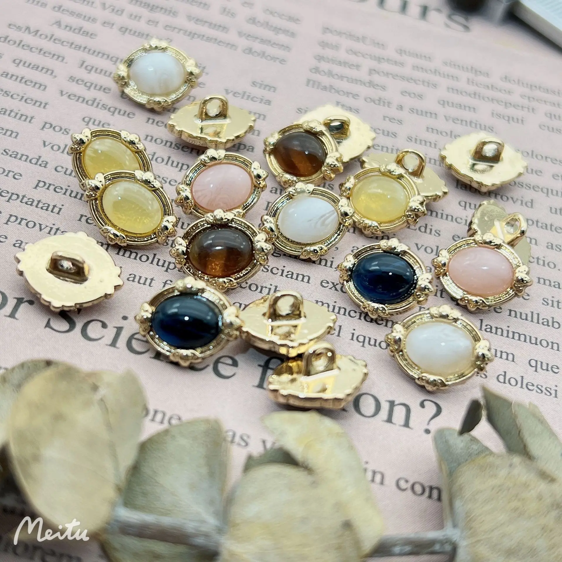 

50pcs/Pack Multi Color Resin Candy Style Metal Combination Button DIY Shirt Clothing Accessories Decorative Button