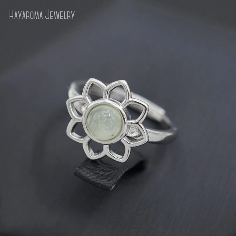 10Pcs Semi-precious Stone Prehnites Silver Color Wholesale Plant Flower Ring RM51253