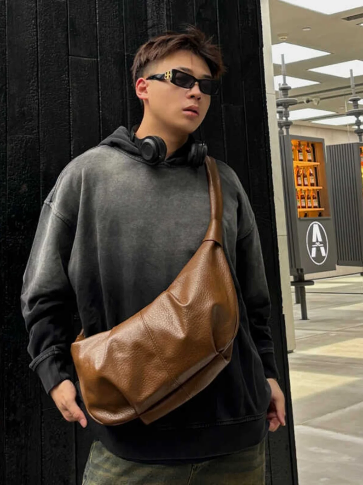 Large Capacity Soft Leather Shoulder Crossbody Bag Dumpling Shape Men's Casual Fashion Retro Design Travel Bag