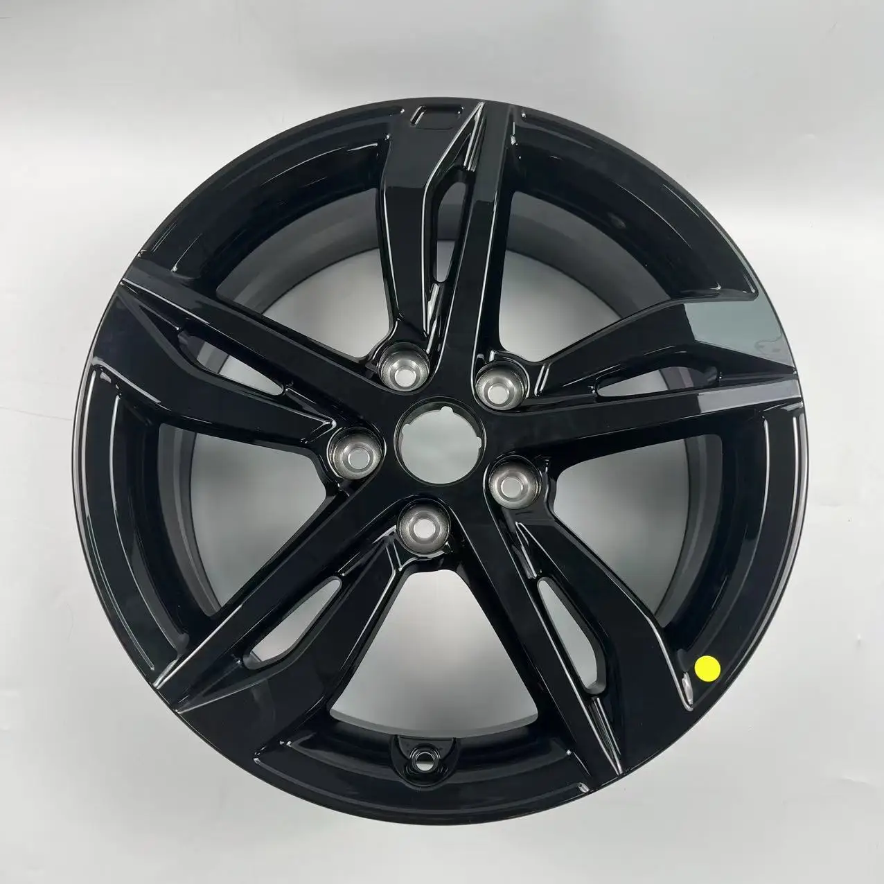 

The list price is oneApplicable to:Suitable for Geely Binrui 17-inch wheel hub original and genuine matching aluminum alloy stee