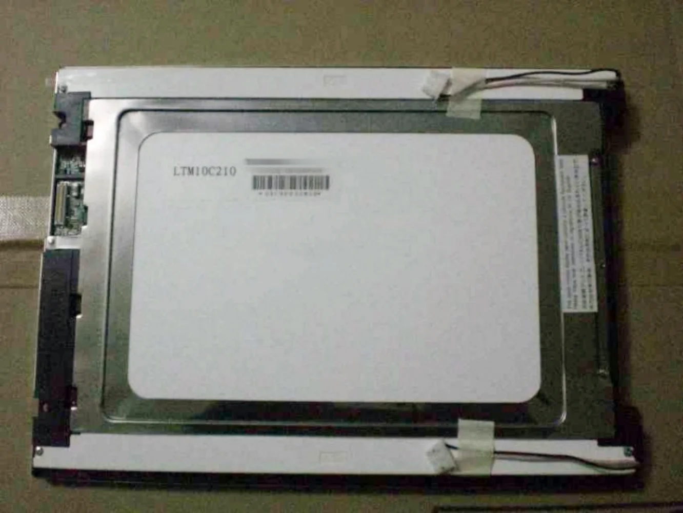 

10.4-inch LCD screen LTM10C210