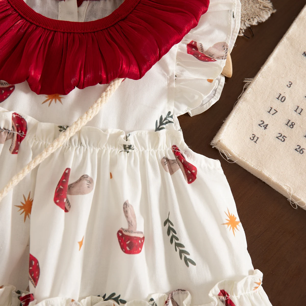 Rotes Sommerkleid für Babymädchen, Neues Süßes Kinderkleid mit Pilz-Anhänger (9 Monate - 3 Jahre) – Detail 7