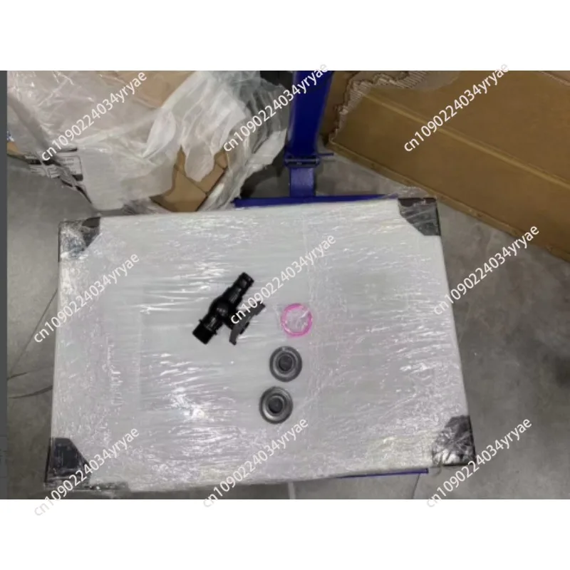 Horizontal Flip Top Live Fish Transport Box Anti Spill  Tank Portable Plastic Live Fish Storage Box For Aquarium Fish Breeding