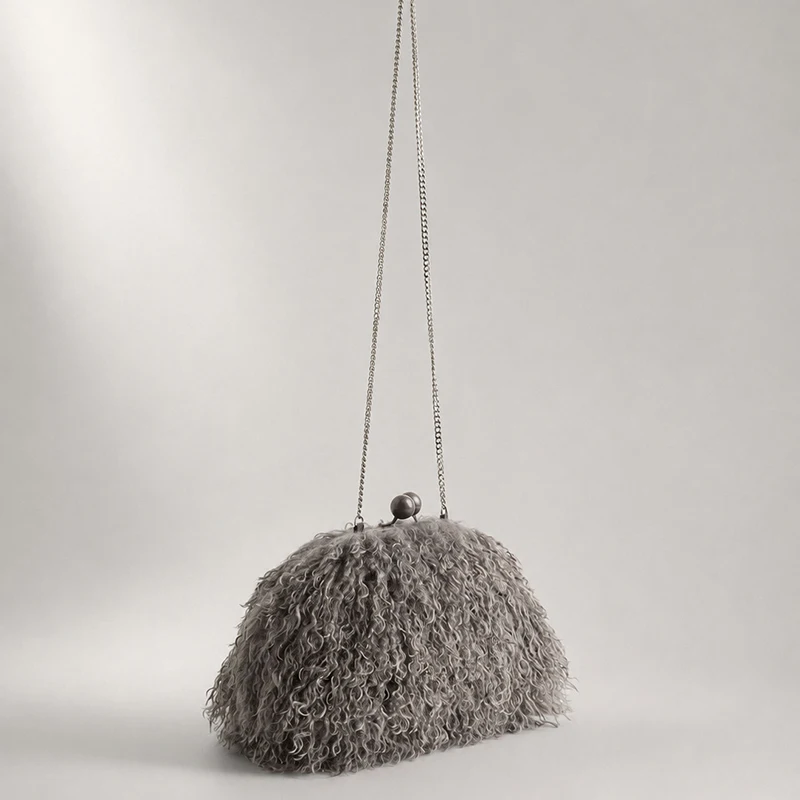 Clutch-Tasche mit Verschlussrahmen, Damen-Handtasche aus Kunstfell für Herbst und Winter, Plüsch-Umhängetasche mit Kette, elegante, modische Party-Abendtasche – Detail 4